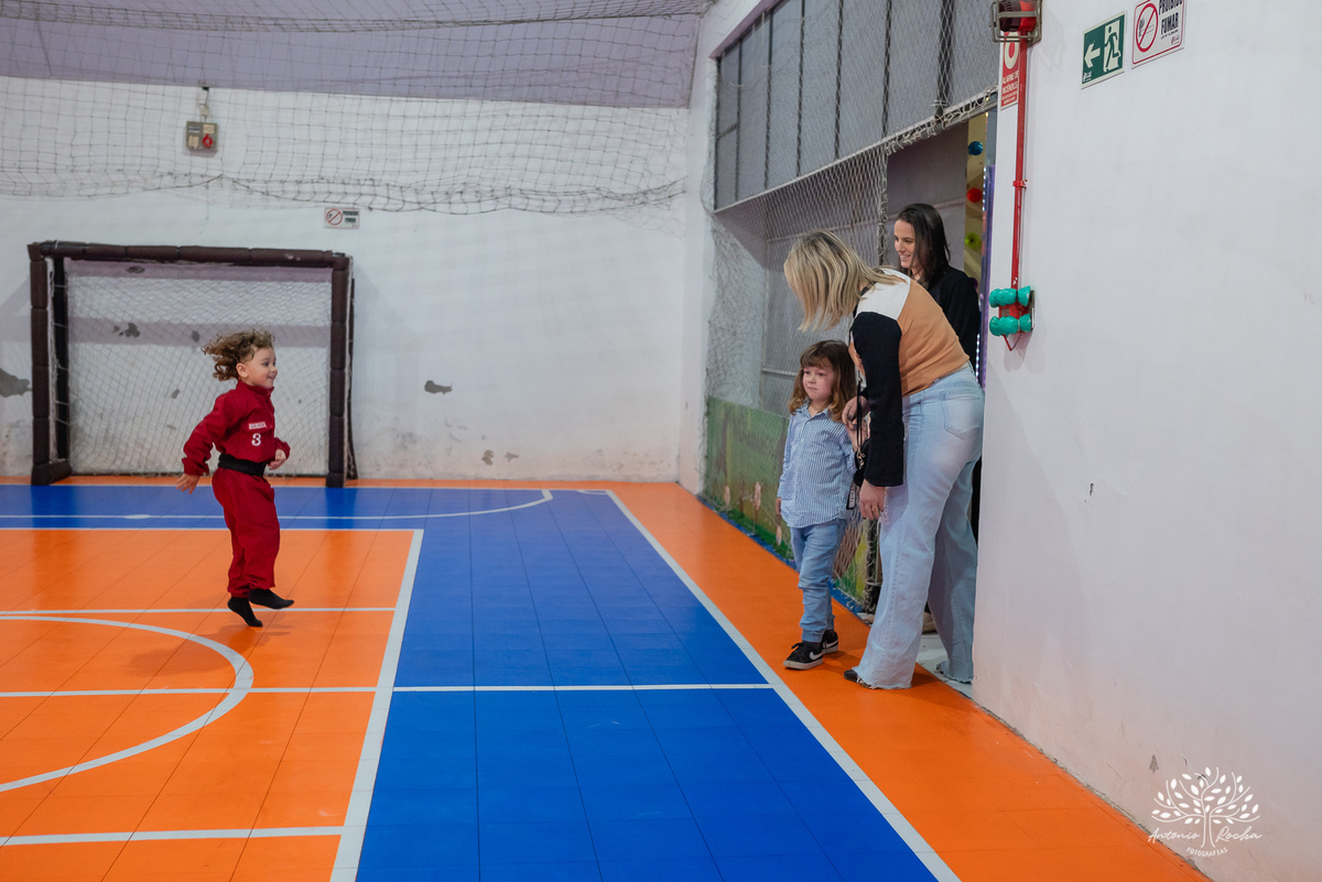 aniversário infantil - fotografia de aniversário - 3 anos - Guilherme - Relâmpago McQueen - festa temática - fotógrafo profissional - fotos de criança - Antonio Rocha Fotografias - energia contagiante - momento especial - celebração infantil - Pelotas