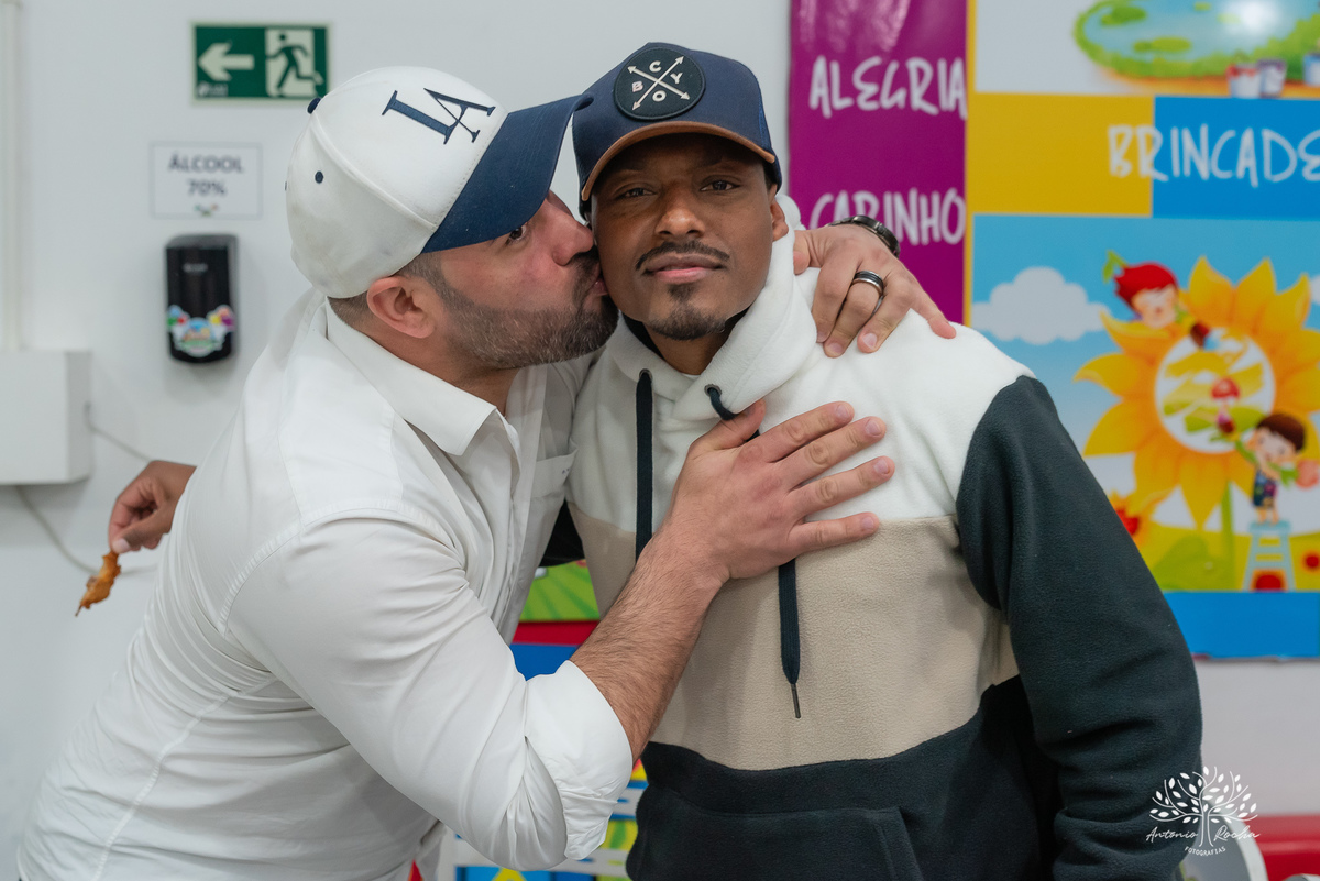 aniversário infantil - fotografia de aniversário - 3 anos - Guilherme - Relâmpago McQueen - festa temática - fotógrafo profissional - fotos de criança - Antonio Rocha Fotografias - energia contagiante - momento especial - celebração infantil - Pelotas