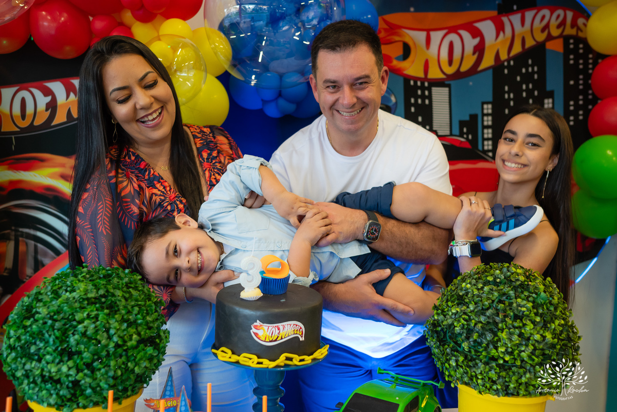 aniversário infantil - fotografia infantil - Hot Wheels - fotógrafo de eventos - Antonio Rocha Fotografias - fotos de aniversário - decoração temática - diversão com animador - Roxito - Inácio - fotografia profissional - Pelotas - Tirolesa - Chuva de Neve