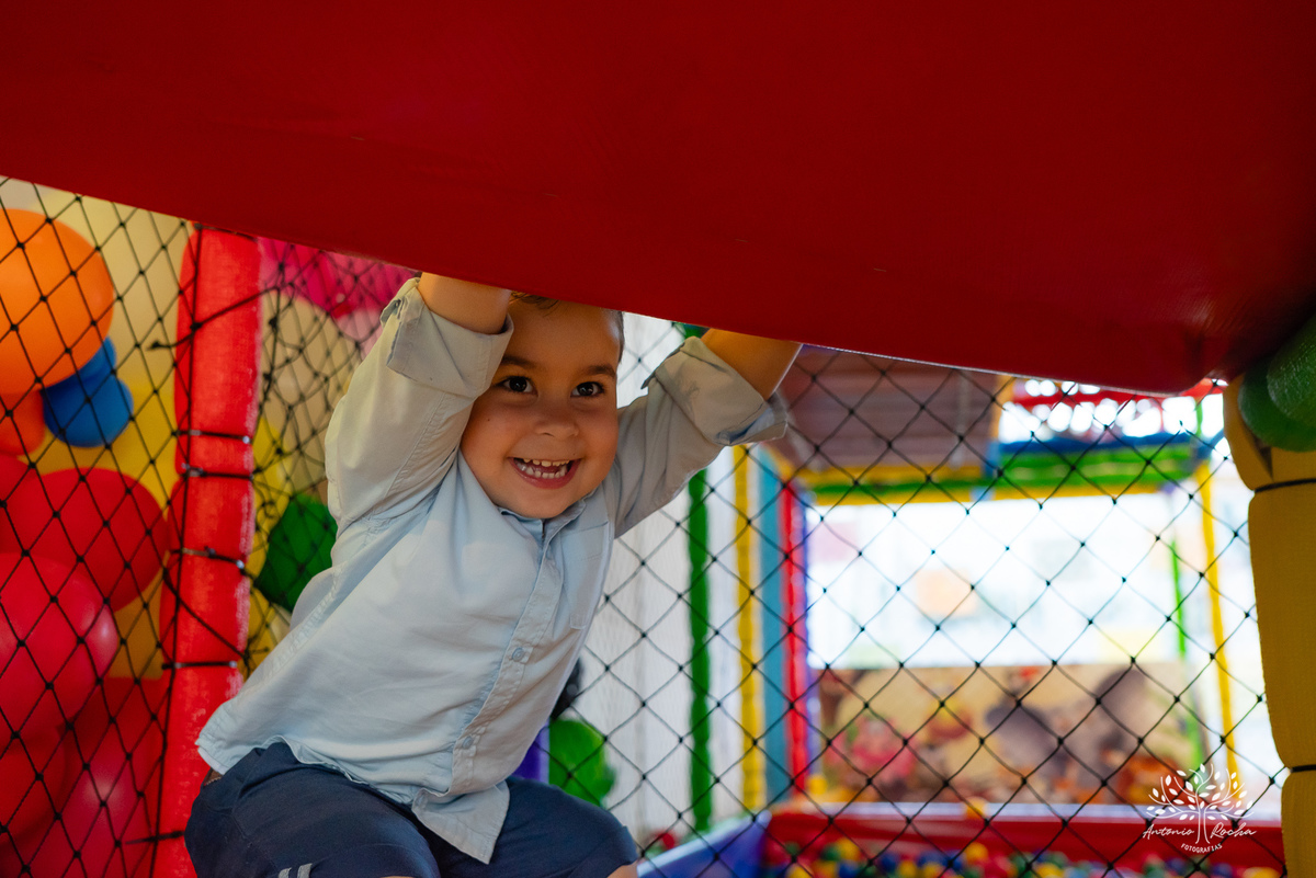 aniversário infantil - fotografia infantil - Hot Wheels - fotógrafo de eventos - Antonio Rocha Fotografias - fotos de aniversário - decoração temática - diversão com animador - Roxito - Inácio - fotografia profissional - Pelotas - Tirolesa - Chuva de Neve