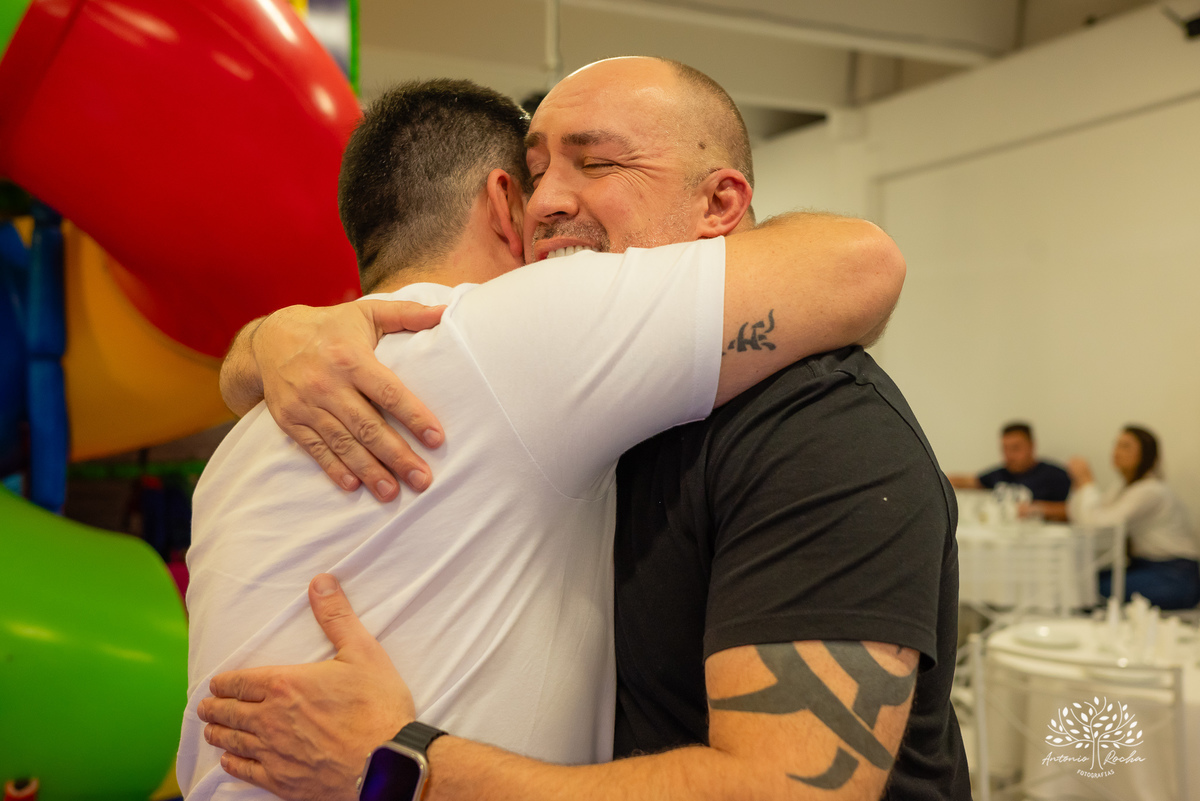 aniversário infantil - fotografia infantil - Hot Wheels - fotógrafo de eventos - Antonio Rocha Fotografias - fotos de aniversário - decoração temática - diversão com animador - Roxito - Inácio - fotografia profissional - Pelotas - Tirolesa - Chuva de Neve