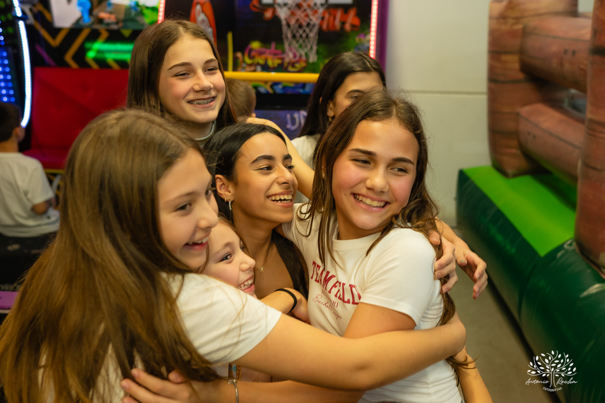 aniversário infantil - fotografia infantil - Hot Wheels - fotógrafo de eventos - Antonio Rocha Fotografias - fotos de aniversário - decoração temática - diversão com animador - Roxito - Inácio - fotografia profissional - Pelotas - Tirolesa - Chuva de Neve