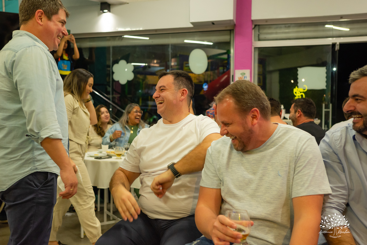 aniversário infantil - fotografia infantil - Hot Wheels - fotógrafo de eventos - Antonio Rocha Fotografias - fotos de aniversário - decoração temática - diversão com animador - Roxito - Inácio - fotografia profissional - Pelotas - Tirolesa - Chuva de Neve