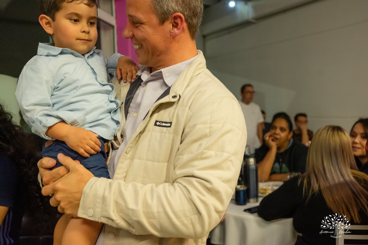 aniversário infantil - fotografia infantil - Hot Wheels - fotógrafo de eventos - Antonio Rocha Fotografias - fotos de aniversário - decoração temática - diversão com animador - Roxito - Inácio - fotografia profissional - Pelotas - Tirolesa - Chuva de Neve