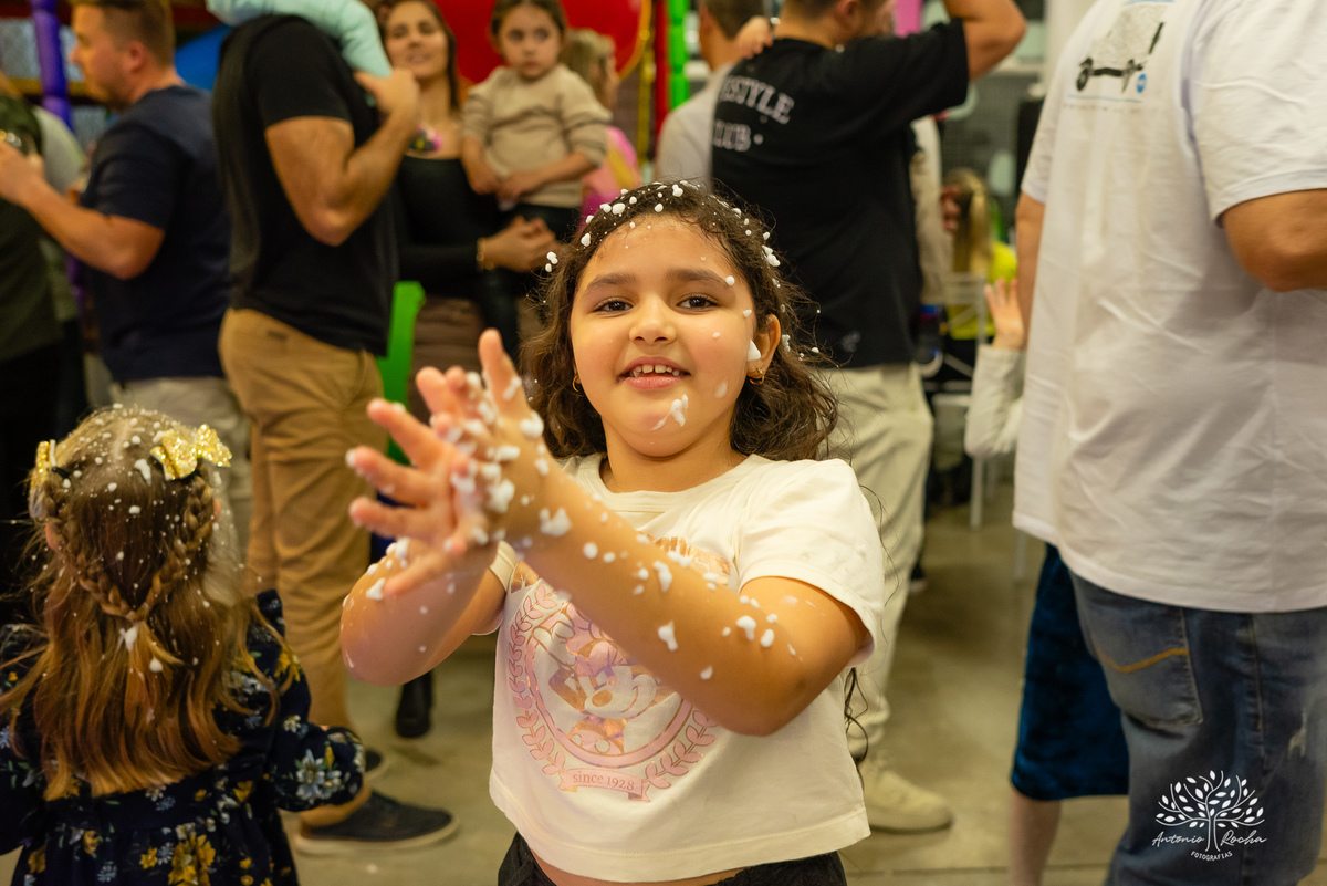 aniversário infantil - fotografia infantil - Hot Wheels - fotógrafo de eventos - Antonio Rocha Fotografias - fotos de aniversário - decoração temática - diversão com animador - Roxito - Inácio - fotografia profissional - Pelotas - Tirolesa - Chuva de Neve