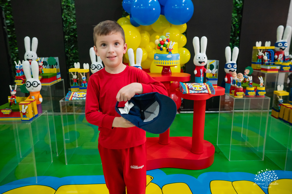 
festa infantil - 5 anos - aniversário do Otávio - decoração personalizada - Super Simon -  painel de LED - fotografia de eventos - lembrancinhas - Tio Tatá - Antonio Rocha Fotografias -  playground - drinks kids - pelotas - Cliff Kids