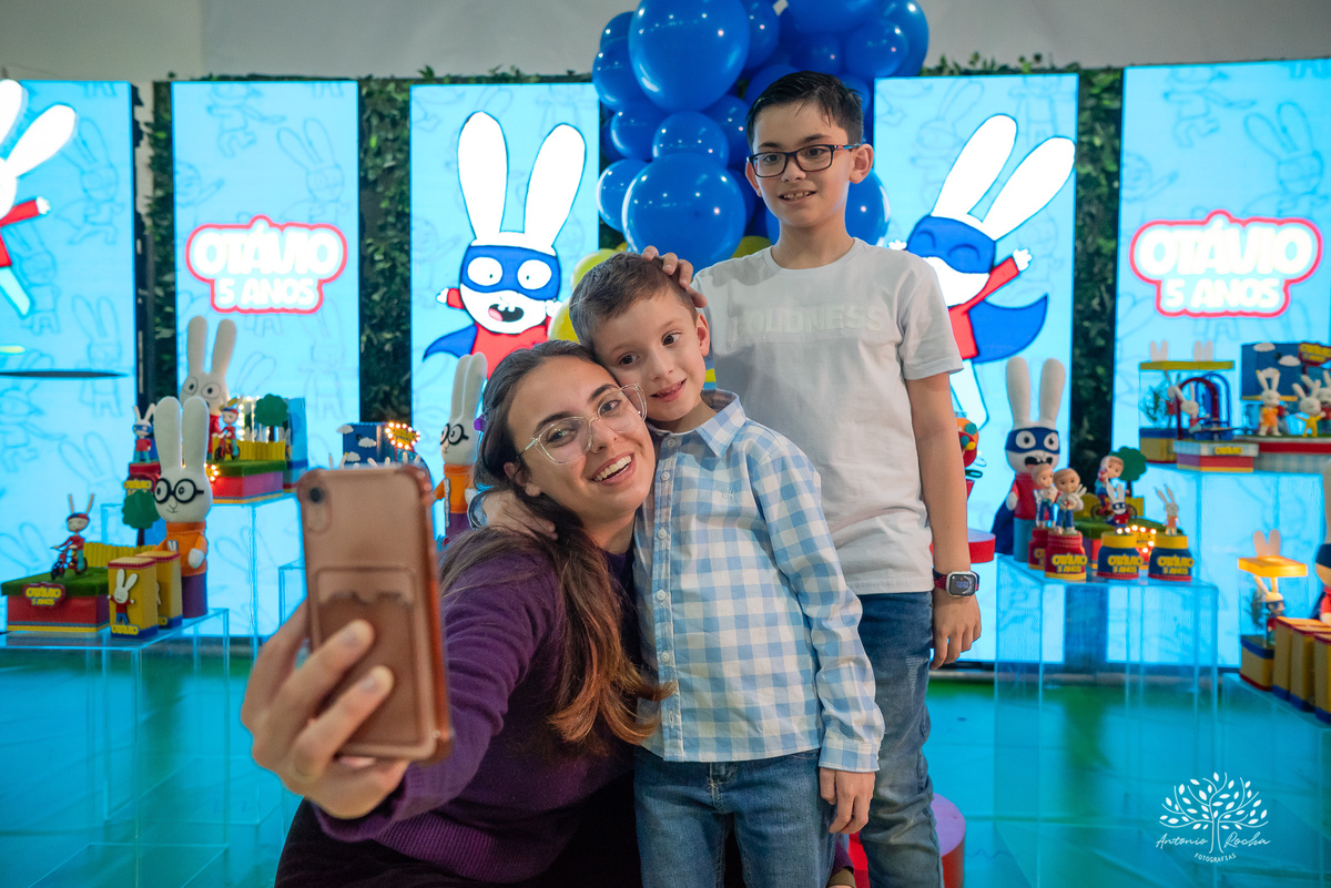
festa infantil - 5 anos - aniversário do Otávio - decoração personalizada - Super Simon -  painel de LED - fotografia de eventos - lembrancinhas - Tio Tatá - Antonio Rocha Fotografias -  playground - drinks kids - pelotas - Cliff Kids