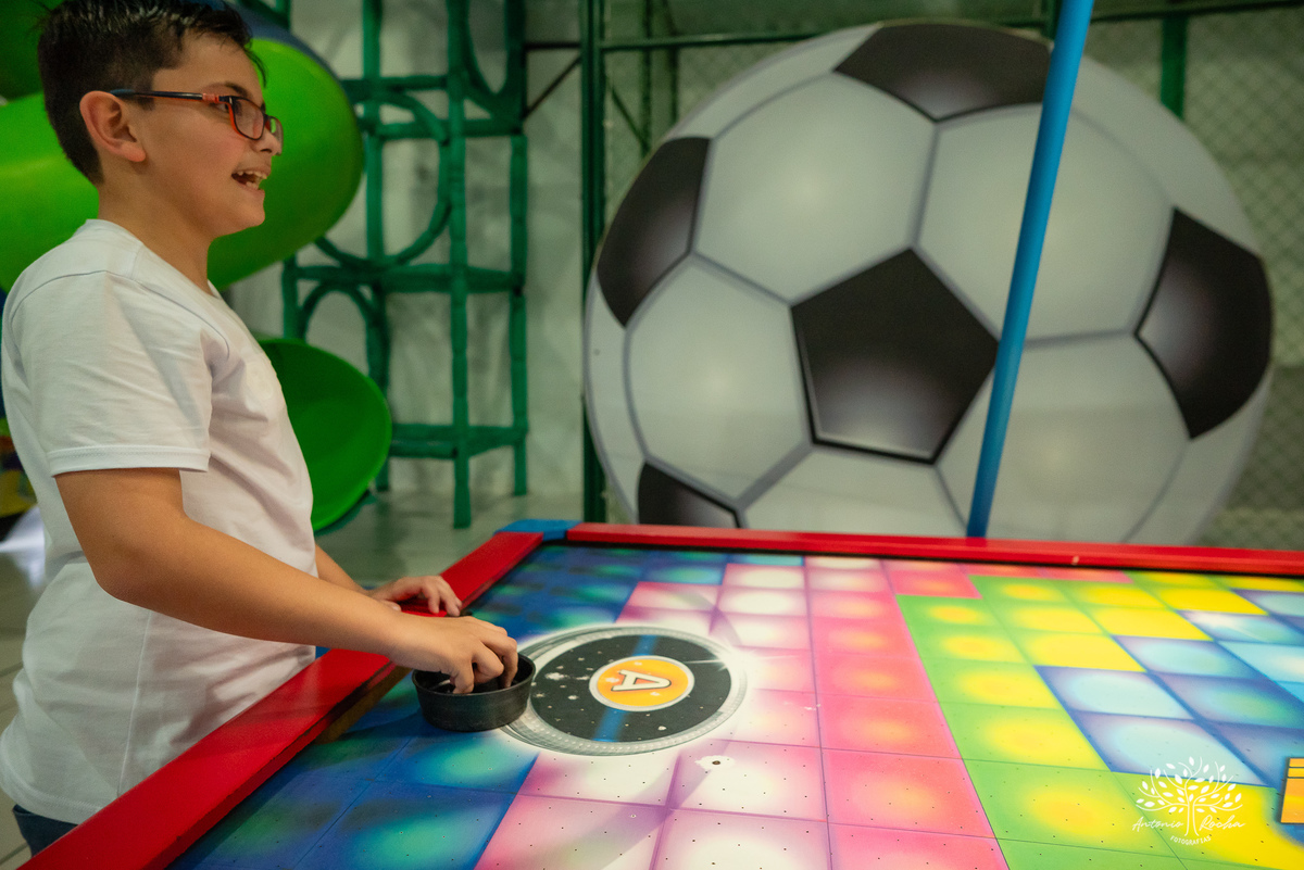 
festa infantil - 5 anos - aniversário do Otávio - decoração personalizada - Super Simon -  painel de LED - fotografia de eventos - lembrancinhas - Tio Tatá - Antonio Rocha Fotografias -  playground - drinks kids - pelotas - Cliff Kids