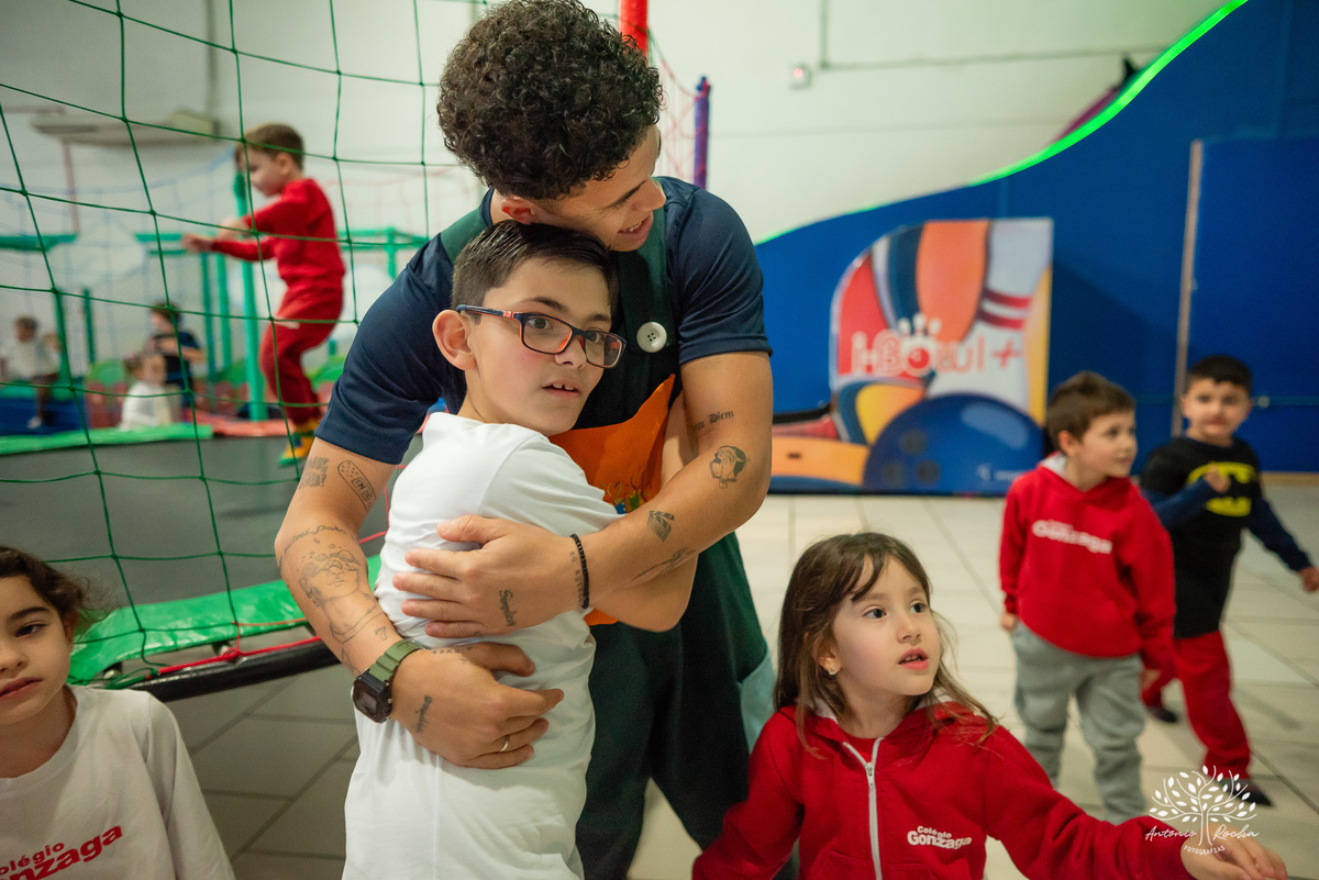 
festa infantil - 5 anos - aniversário do Otávio - decoração personalizada - Super Simon -  painel de LED - fotografia de eventos - lembrancinhas - Tio Tatá - Antonio Rocha Fotografias -  playground - drinks kids - pelotas - Cliff Kids