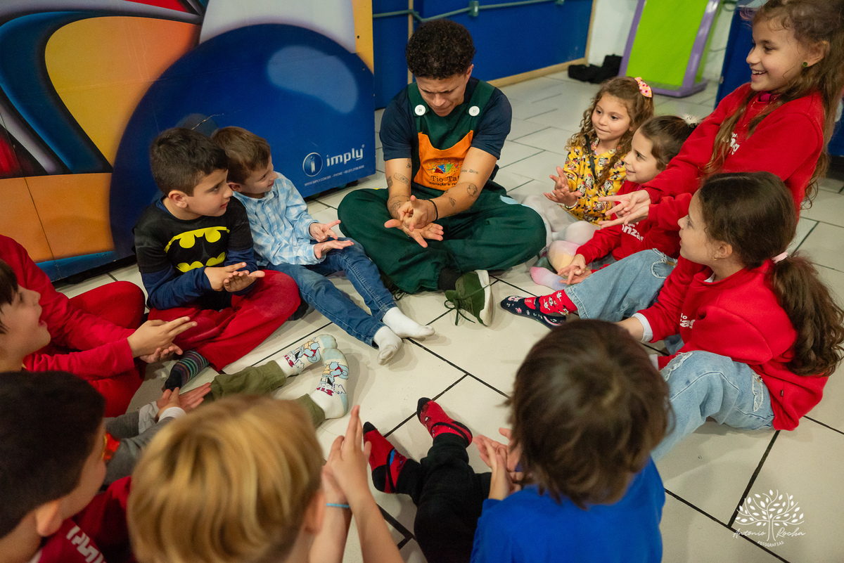 
festa infantil - 5 anos - aniversário do Otávio - decoração personalizada - Super Simon -  painel de LED - fotografia de eventos - lembrancinhas - Tio Tatá - Antonio Rocha Fotografias -  playground - drinks kids - pelotas - Cliff Kids