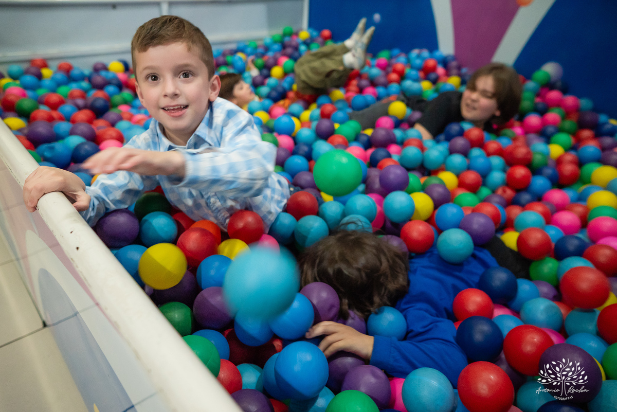 
festa infantil - 5 anos - aniversário do Otávio - decoração personalizada - Super Simon -  painel de LED - fotografia de eventos - lembrancinhas - Tio Tatá - Antonio Rocha Fotografias -  playground - drinks kids - pelotas - Cliff Kids