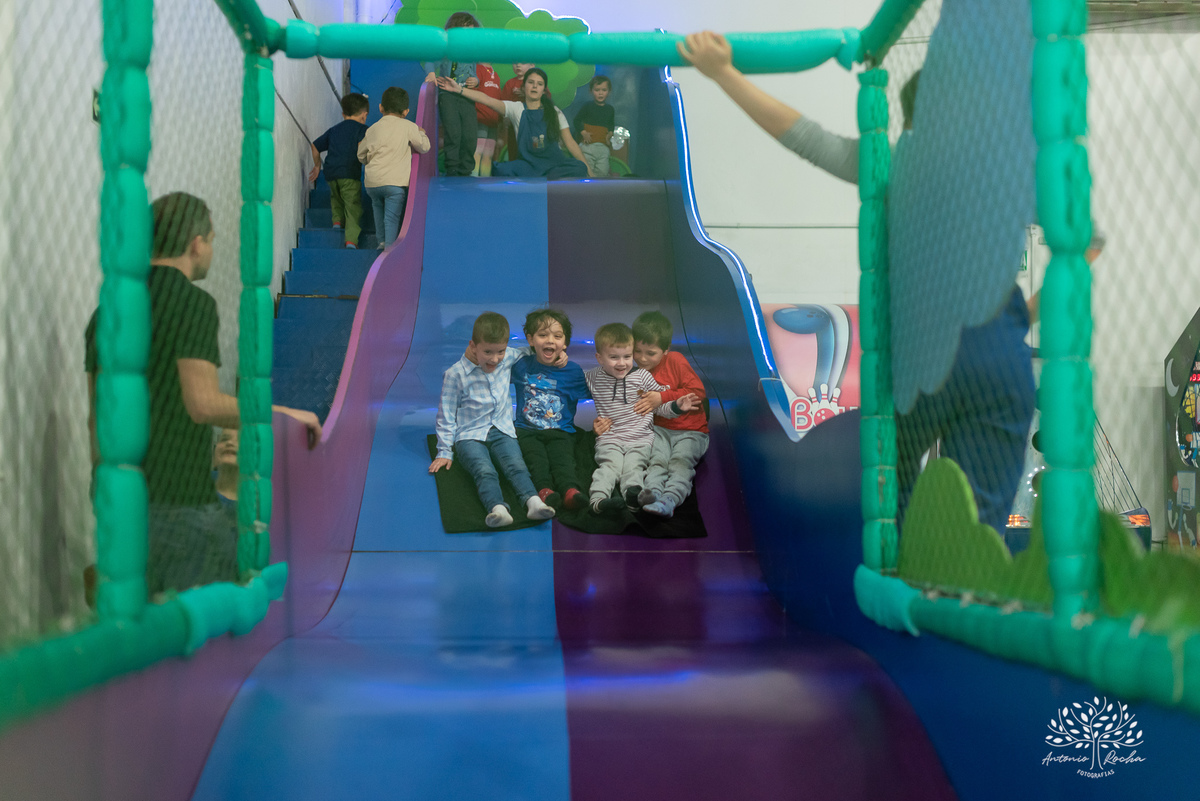 
festa infantil - 5 anos - aniversário do Otávio - decoração personalizada - Super Simon -  painel de LED - fotografia de eventos - lembrancinhas - Tio Tatá - Antonio Rocha Fotografias -  playground - drinks kids - pelotas - Cliff Kids