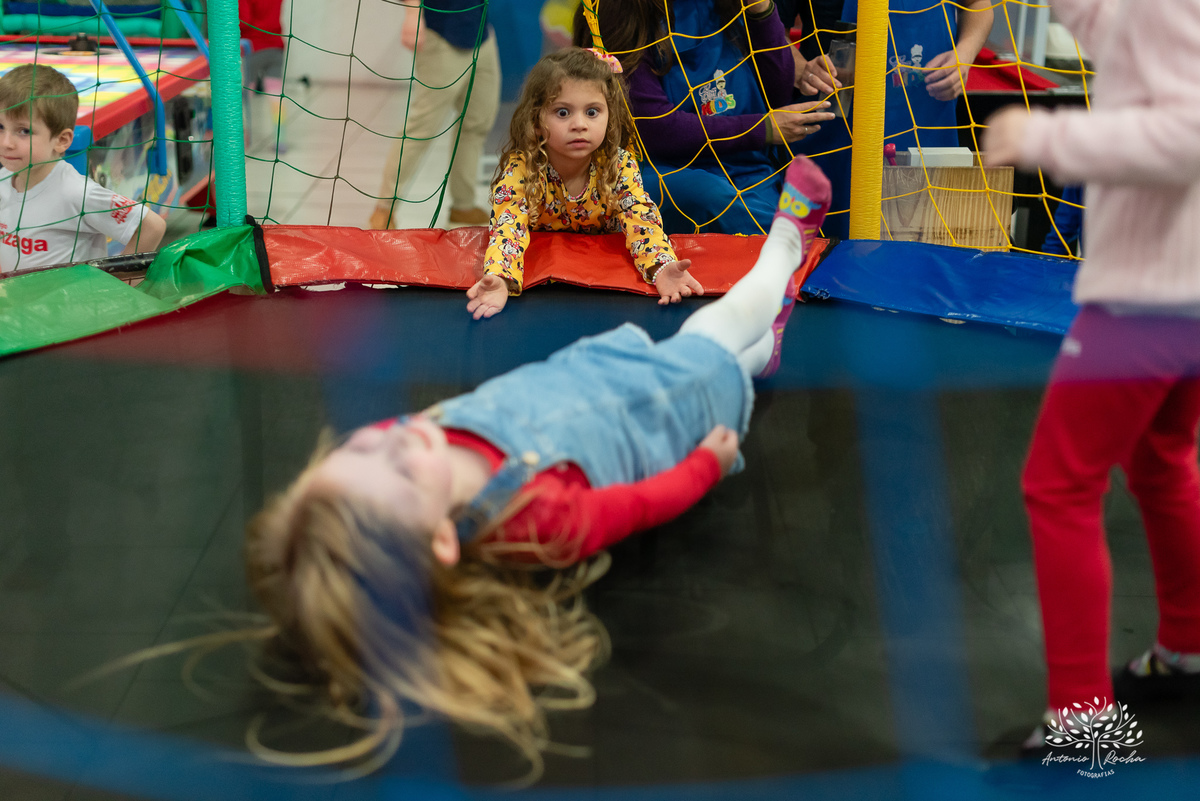 
festa infantil - 5 anos - aniversário do Otávio - decoração personalizada - Super Simon -  painel de LED - fotografia de eventos - lembrancinhas - Tio Tatá - Antonio Rocha Fotografias -  playground - drinks kids - pelotas - Cliff Kids