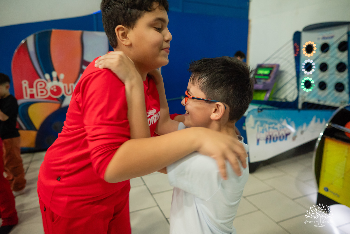 
festa infantil - 5 anos - aniversário do Otávio - decoração personalizada - Super Simon -  painel de LED - fotografia de eventos - lembrancinhas - Tio Tatá - Antonio Rocha Fotografias -  playground - drinks kids - pelotas - Cliff Kids