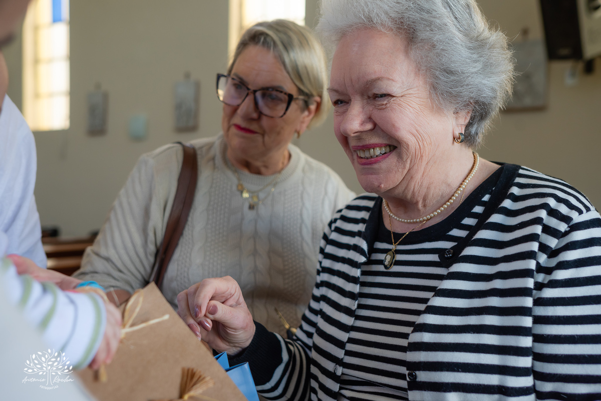 batizado - Léo - Pelotas - Rio de Janeiro - família - reencontro - cerimônia - Seminário São Francisco de Paula - sábado ensolarado - churrasco - veranico - chopp - música - alegria - memórias - fotografia de batizado - Antonio Rocha Fotografias - Pelotas