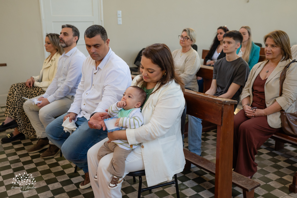batizado - Léo - Pelotas - Rio de Janeiro - família - reencontro - cerimônia - Seminário São Francisco de Paula - sábado ensolarado - churrasco - veranico - chopp - música - alegria - memórias - fotografia de batizado - Antonio Rocha Fotografias - Pelotas