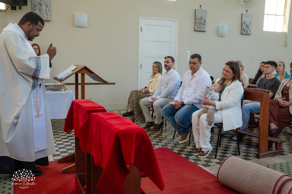 batizado - Léo - Pelotas - Rio de Janeiro - família - reencontro - cerimônia - Seminário São Francisco de Paula - sábado ensolarado - churrasco - veranico - chopp - música - alegria - memórias - fotografia de batizado - Antonio Rocha Fotografias - Pelotas