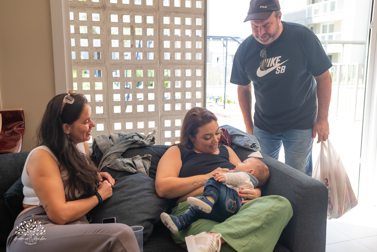 batizado - Léo - Pelotas - Rio de Janeiro - família - reencontro - cerimônia - Seminário São Francisco de Paula - sábado ensolarado - churrasco - veranico - chopp - música - alegria - memórias - fotografia de batizado - Antonio Rocha Fotografias - Pelotas