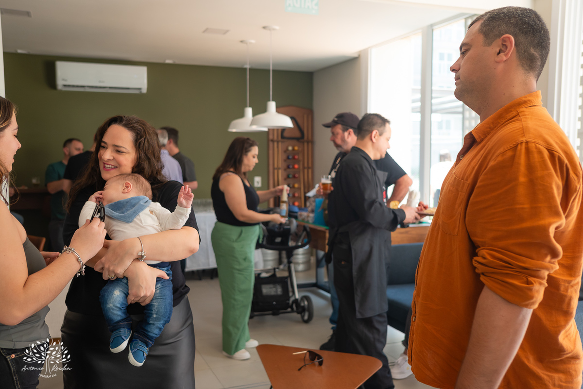 batizado - Léo - Pelotas - Rio de Janeiro - família - reencontro - cerimônia - Seminário São Francisco de Paula - sábado ensolarado - churrasco - veranico - chopp - música - alegria - memórias - fotografia de batizado - Antonio Rocha Fotografias - Pelotas