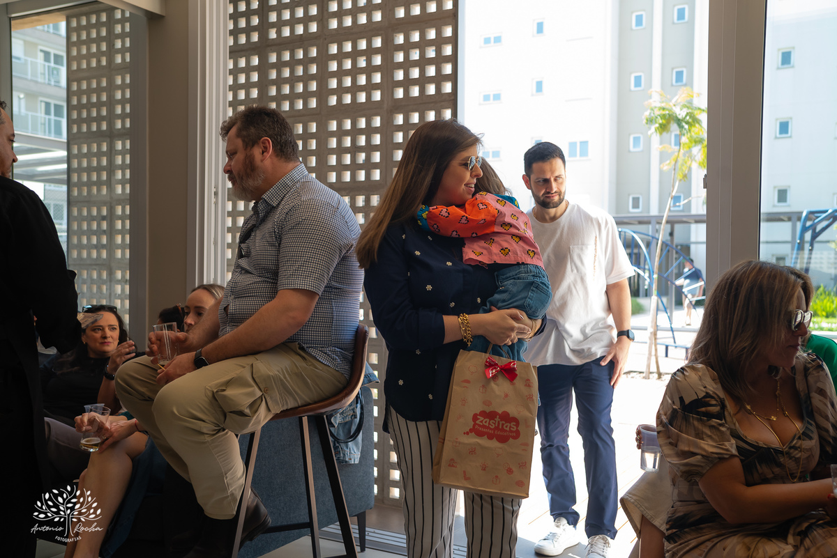 batizado - Léo - Pelotas - Rio de Janeiro - família - reencontro - cerimônia - Seminário São Francisco de Paula - sábado ensolarado - churrasco - veranico - chopp - música - alegria - memórias - fotografia de batizado - Antonio Rocha Fotografias - Pelotas