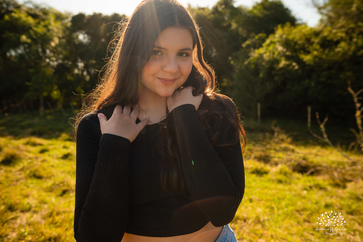 ensaio externo de 15 anos - Bruna - conexão com a natureza - fotos com égua - pré-festa de debutante - fotografia ao ar livre - céu azul  - celebração de 15 anos - Antonio Rocha Fotografias - São Lourenço do Sul - Pelotas - Festa de 15 anos - Debutante