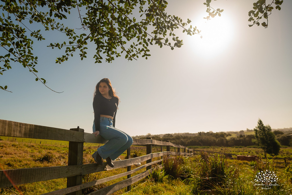 ensaio externo de 15 anos - Bruna - conexão com a natureza - fotos com égua - pré-festa de debutante - fotografia ao ar livre - céu azul  - celebração de 15 anos - Antonio Rocha Fotografias - São Lourenço do Sul - Pelotas - Festa de 15 anos - Debutante