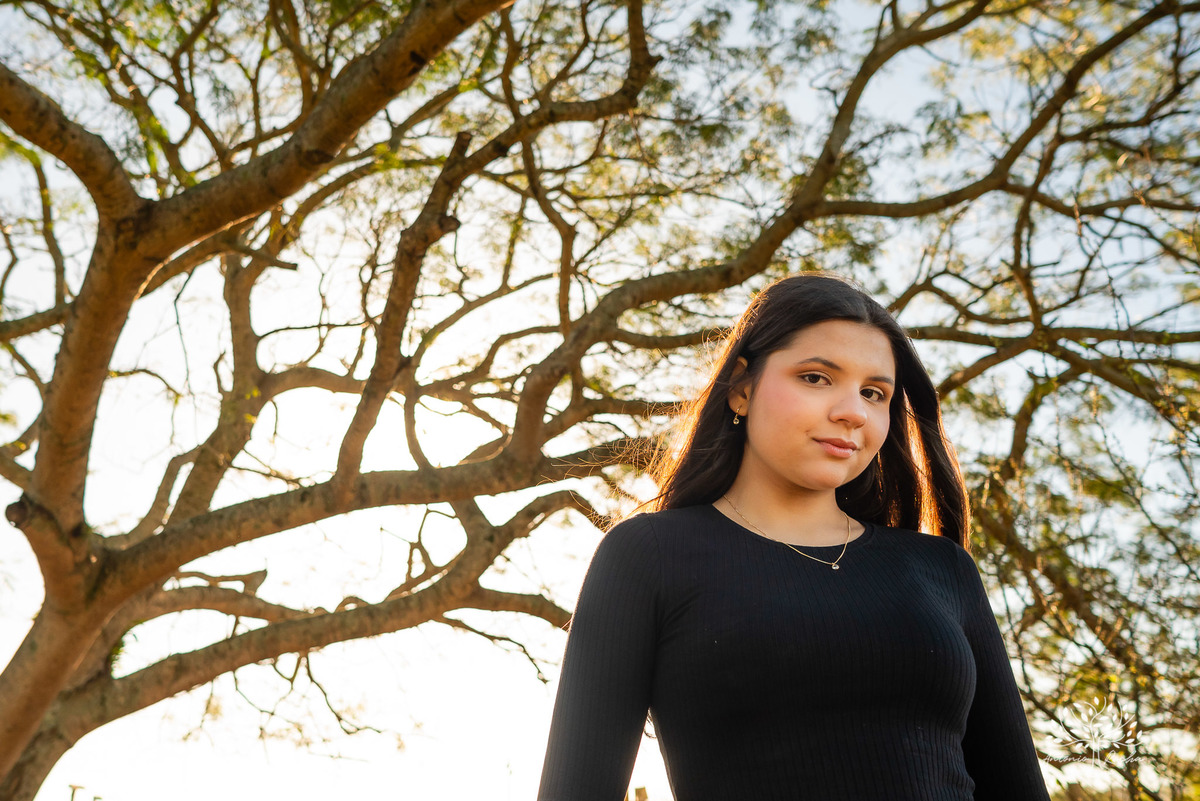 ensaio externo de 15 anos - Bruna - conexão com a natureza - fotos com égua - pré-festa de debutante - fotografia ao ar livre - céu azul  - celebração de 15 anos - Antonio Rocha Fotografias - São Lourenço do Sul - Pelotas - Festa de 15 anos - Debutante