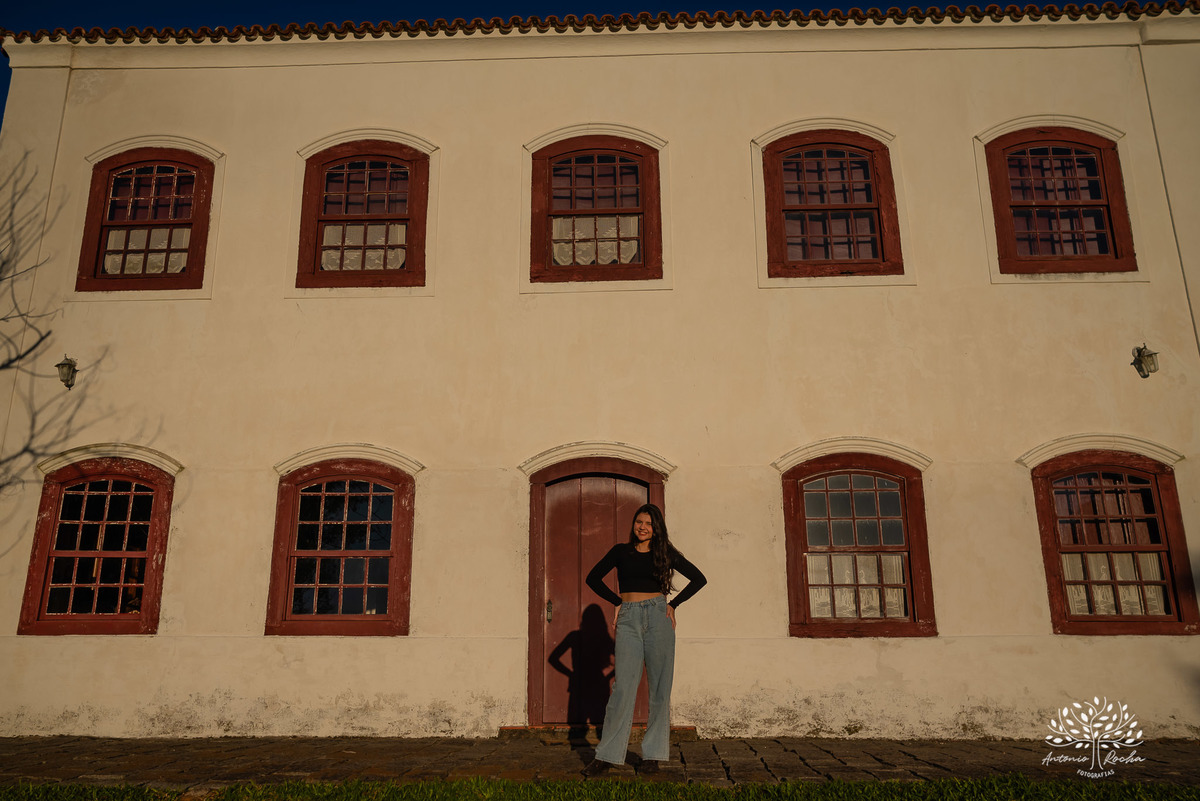 ensaio externo de 15 anos - Bruna - conexão com a natureza - fotos com égua - pré-festa de debutante - fotografia ao ar livre - céu azul  - celebração de 15 anos - Antonio Rocha Fotografias - São Lourenço do Sul - Pelotas - Festa de 15 anos - Debutante