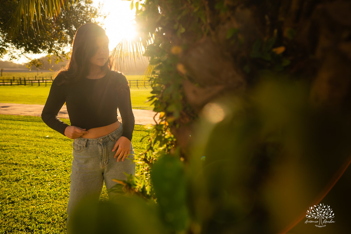ensaio externo de 15 anos - Bruna - conexão com a natureza - fotos com égua - pré-festa de debutante - fotografia ao ar livre - céu azul  - celebração de 15 anos - Antonio Rocha Fotografias - São Lourenço do Sul - Pelotas - Festa de 15 anos - Debutante