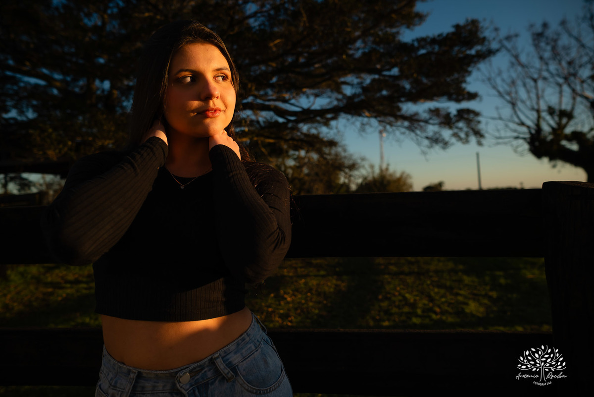 ensaio externo de 15 anos - Bruna - conexão com a natureza - fotos com égua - pré-festa de debutante - fotografia ao ar livre - céu azul  - celebração de 15 anos - Antonio Rocha Fotografias - São Lourenço do Sul - Pelotas - Festa de 15 anos - Debutante
