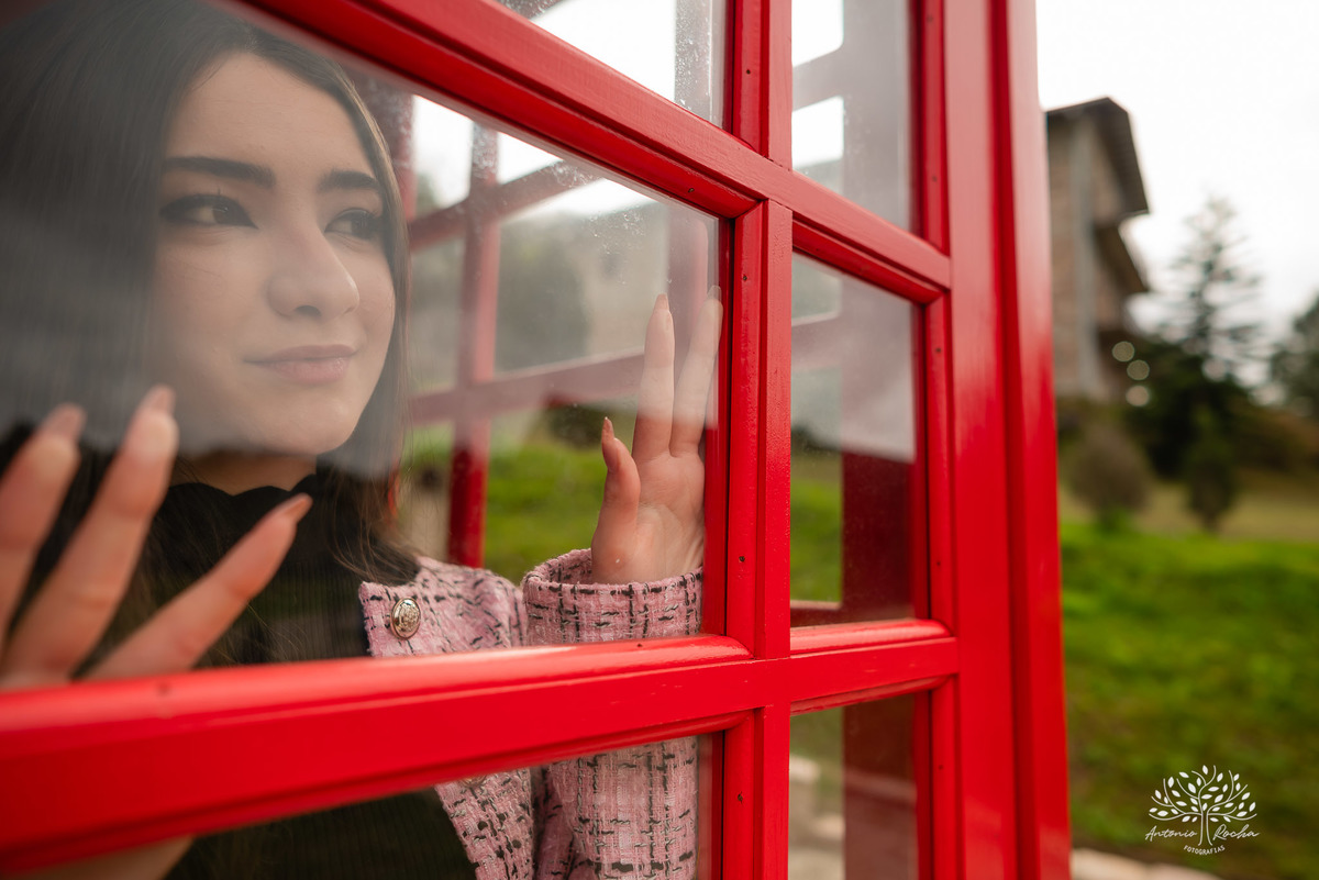 ensaio de 15 anos - fotografia de debutante - Ana Julia - violão José Bezerra - chácara da família Fiss - vestido de princesa - fotos de 15 anos - Antonio Rocha Fotografias -  memórias de 15 anos - sessão de fotos - Pelotas - Ensaio Externo - Cabine