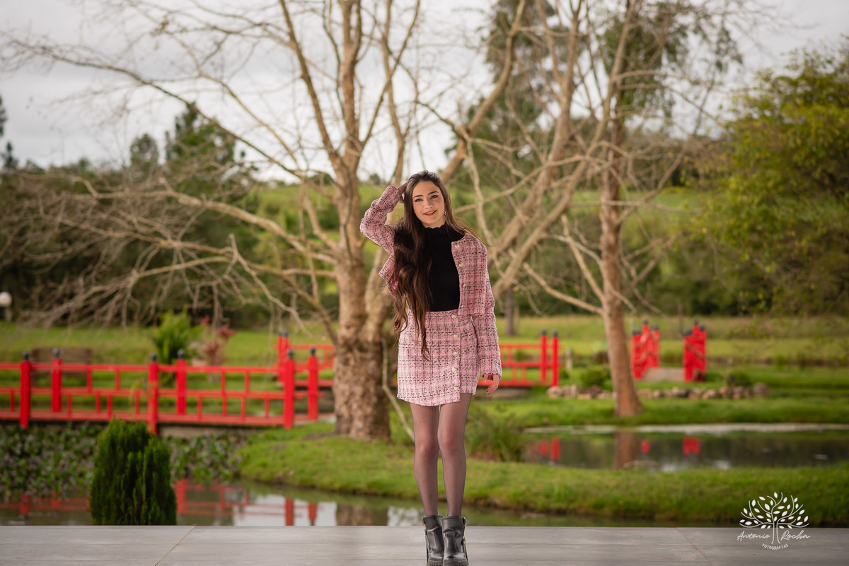 ensaio de 15 anos - fotografia de debutante - Ana Julia - violão José Bezerra - chácara da família Fiss - vestido de princesa - fotos de 15 anos - Antonio Rocha Fotografias -  memórias de 15 anos - sessão de fotos - Pelotas - Ensaio Externo - Cabine