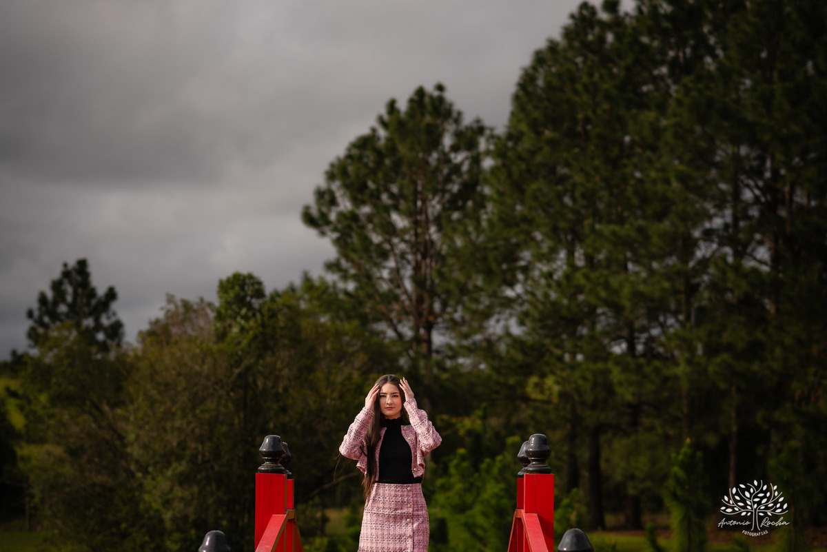 ensaio de 15 anos - fotografia de debutante - Ana Julia - violão José Bezerra - chácara da família Fiss - vestido de princesa - fotos de 15 anos - Antonio Rocha Fotografias -  memórias de 15 anos - sessão de fotos - Pelotas - Ensaio Externo - Cabine