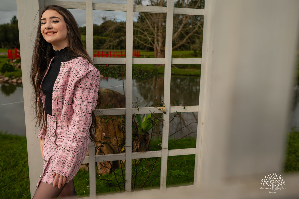 ensaio de 15 anos - fotografia de debutante - Ana Julia - violão José Bezerra - chácara da família Fiss - vestido de princesa - fotos de 15 anos - Antonio Rocha Fotografias -  memórias de 15 anos - sessão de fotos - Pelotas - Ensaio Externo - Cabine