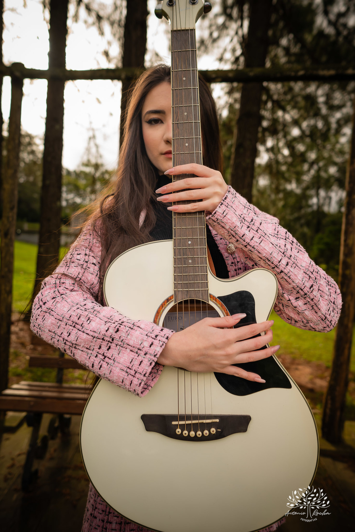 ensaio de 15 anos - fotografia de debutante - Ana Julia - violão José Bezerra - chácara da família Fiss - vestido de princesa - fotos de 15 anos - Antonio Rocha Fotografias -  memórias de 15 anos - sessão de fotos - Pelotas - Ensaio Externo - Cabine