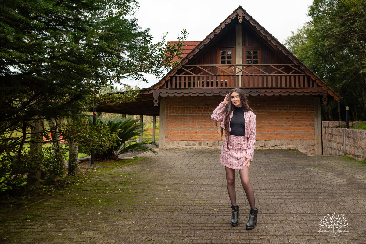 ensaio de 15 anos - fotografia de debutante - Ana Julia - violão José Bezerra - chácara da família Fiss - vestido de princesa - fotos de 15 anos - Antonio Rocha Fotografias -  memórias de 15 anos - sessão de fotos - Pelotas - Ensaio Externo - Cabine