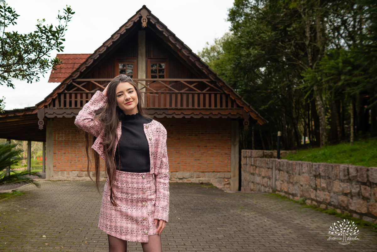 ensaio de 15 anos - fotografia de debutante - Ana Julia - violão José Bezerra - chácara da família Fiss - vestido de princesa - fotos de 15 anos - Antonio Rocha Fotografias -  memórias de 15 anos - sessão de fotos - Pelotas - Ensaio Externo - Cabine
