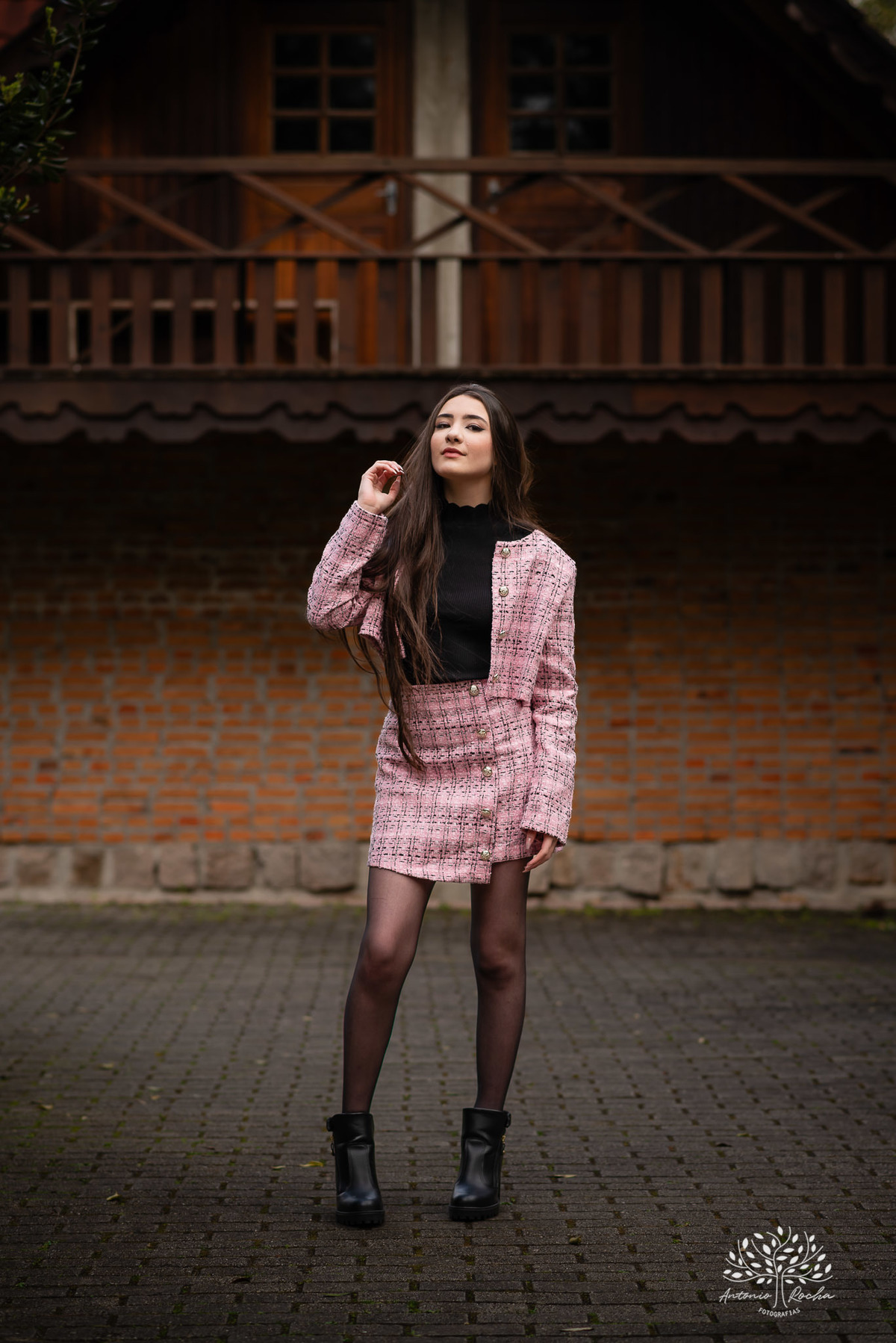 ensaio de 15 anos - fotografia de debutante - Ana Julia - violão José Bezerra - chácara da família Fiss - vestido de princesa - fotos de 15 anos - Antonio Rocha Fotografias -  memórias de 15 anos - sessão de fotos - Pelotas - Ensaio Externo - Cabine