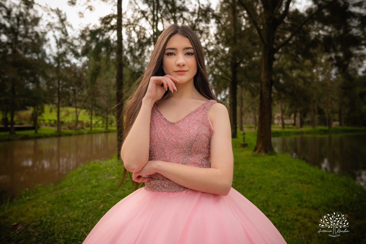 ensaio de 15 anos - fotografia de debutante - Ana Julia - violão José Bezerra - chácara da família Fiss - vestido de princesa - fotos de 15 anos - Antonio Rocha Fotografias -  memórias de 15 anos - sessão de fotos - Pelotas - Ensaio Externo - Cabine