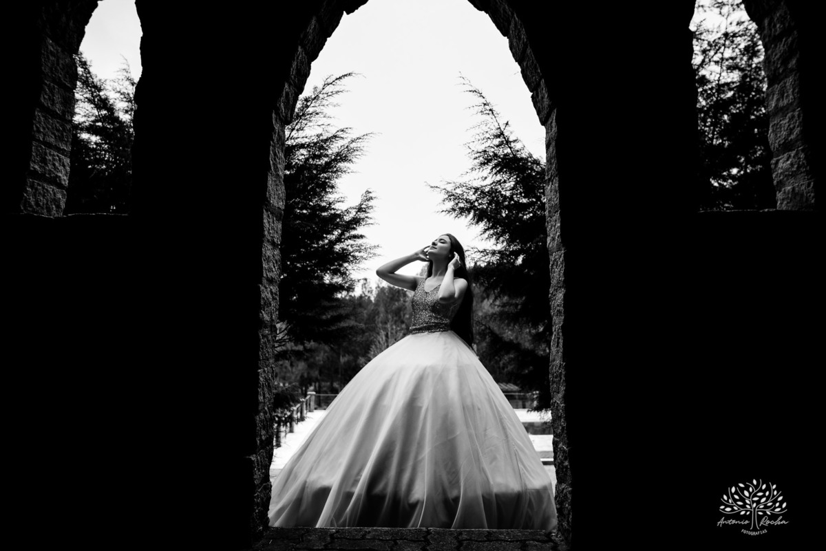 ensaio de 15 anos - fotografia de debutante - Ana Julia - violão José Bezerra - chácara da família Fiss - vestido de princesa - fotos de 15 anos - Antonio Rocha Fotografias -  memórias de 15 anos - sessão de fotos - Pelotas - Ensaio Externo - Cabine