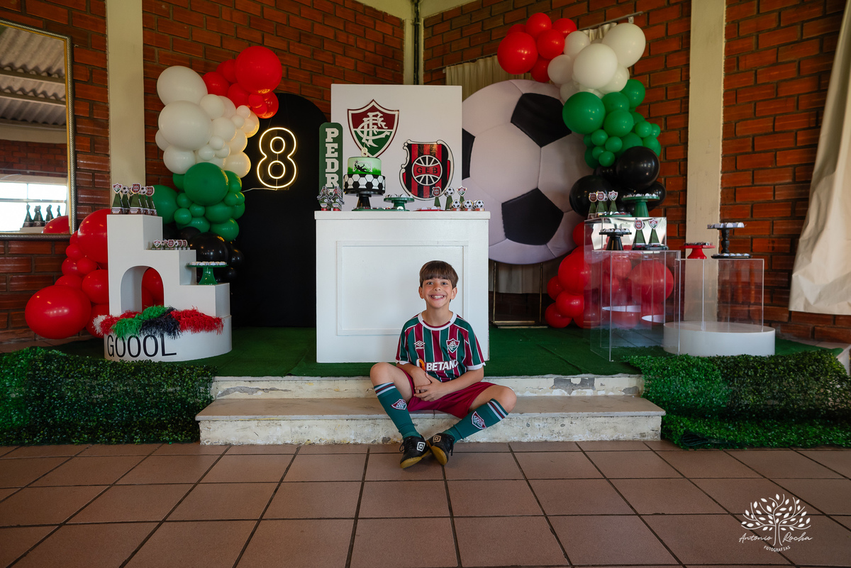 festa - 8 anos - Pedro - diversão - sol - brincadeiras - balanço - futebol - bexigas - guerra de água - poça d'água - almoço especial - carinho - família - amigos - sorriso - Parabéns Gaúcho - carioca - gauchinho - Antonio Rocha Fotografias - Pelotas