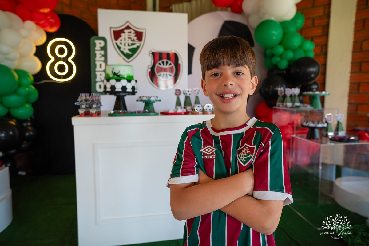 festa - 8 anos - Pedro - diversão - sol - brincadeiras - balanço - futebol - bexigas - guerra de água - poça d'água - almoço especial - carinho - família - amigos - sorriso - Parabéns Gaúcho - carioca - gauchinho - Antonio Rocha Fotografias - Pelotas