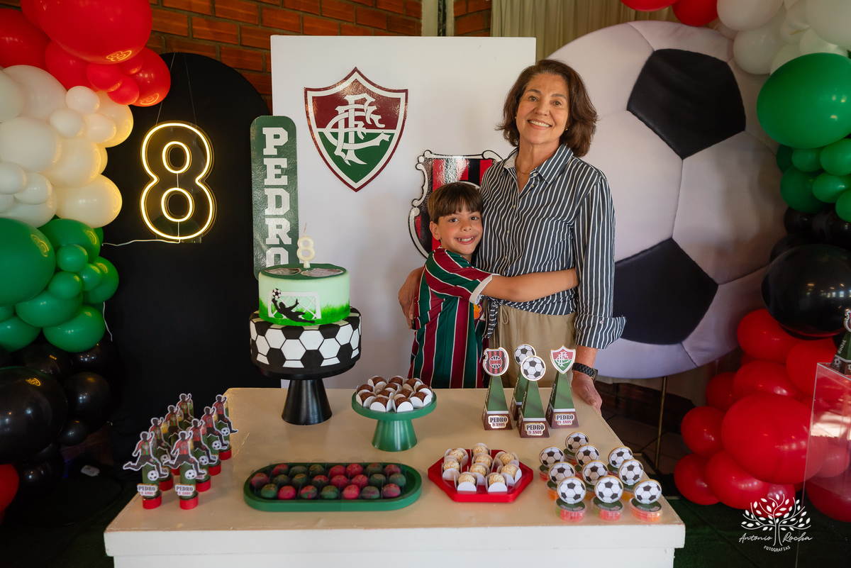 festa - 8 anos - Pedro - diversão - sol - brincadeiras - balanço - futebol - bexigas - guerra de água - poça d'água - almoço especial - carinho - família - amigos - sorriso - Parabéns Gaúcho - carioca - gauchinho - Antonio Rocha Fotografias - Pelotas