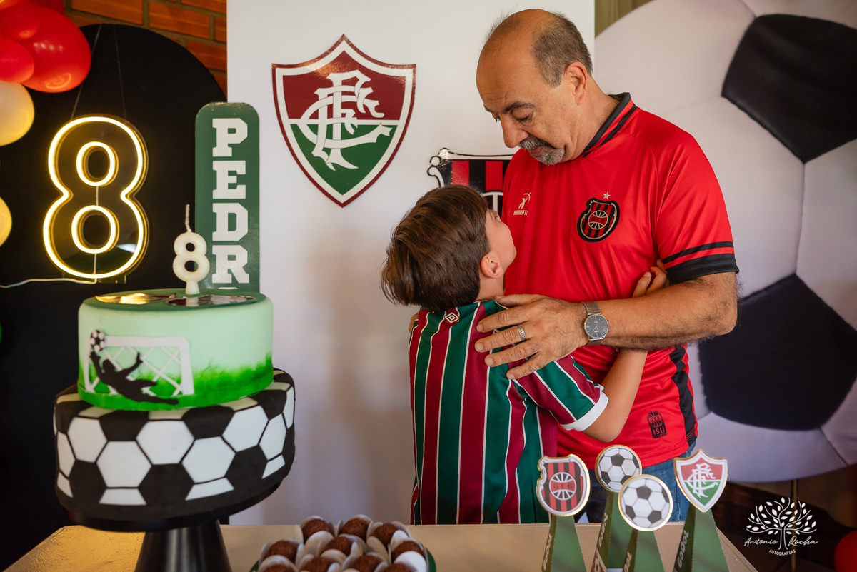 festa - 8 anos - Pedro - diversão - sol - brincadeiras - balanço - futebol - bexigas - guerra de água - poça d'água - almoço especial - carinho - família - amigos - sorriso - Parabéns Gaúcho - carioca - gauchinho - Antonio Rocha Fotografias - Pelotas