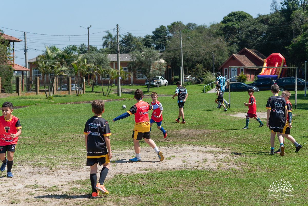 festa - 8 anos - Pedro - diversão - sol - brincadeiras - balanço - futebol - bexigas - guerra de água - poça d'água - almoço especial - carinho - família - amigos - sorriso - Parabéns Gaúcho - carioca - gauchinho - Antonio Rocha Fotografias - Pelotas