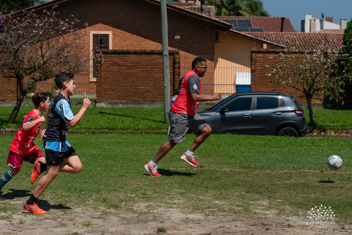 festa - 8 anos - Pedro - diversão - sol - brincadeiras - balanço - futebol - bexigas - guerra de água - poça d'água - almoço especial - carinho - família - amigos - sorriso - Parabéns Gaúcho - carioca - gauchinho - Antonio Rocha Fotografias - Pelotas