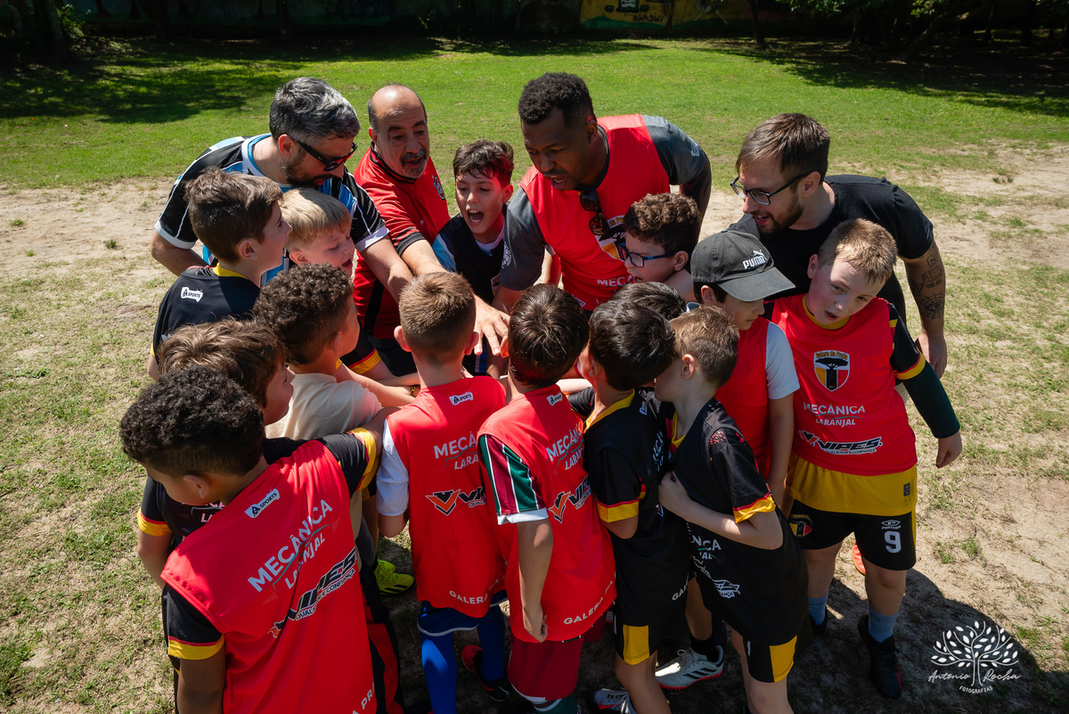 festa - 8 anos - Pedro - diversão - sol - brincadeiras - balanço - futebol - bexigas - guerra de água - poça d'água - almoço especial - carinho - família - amigos - sorriso - Parabéns Gaúcho - carioca - gauchinho - Antonio Rocha Fotografias - Pelotas
