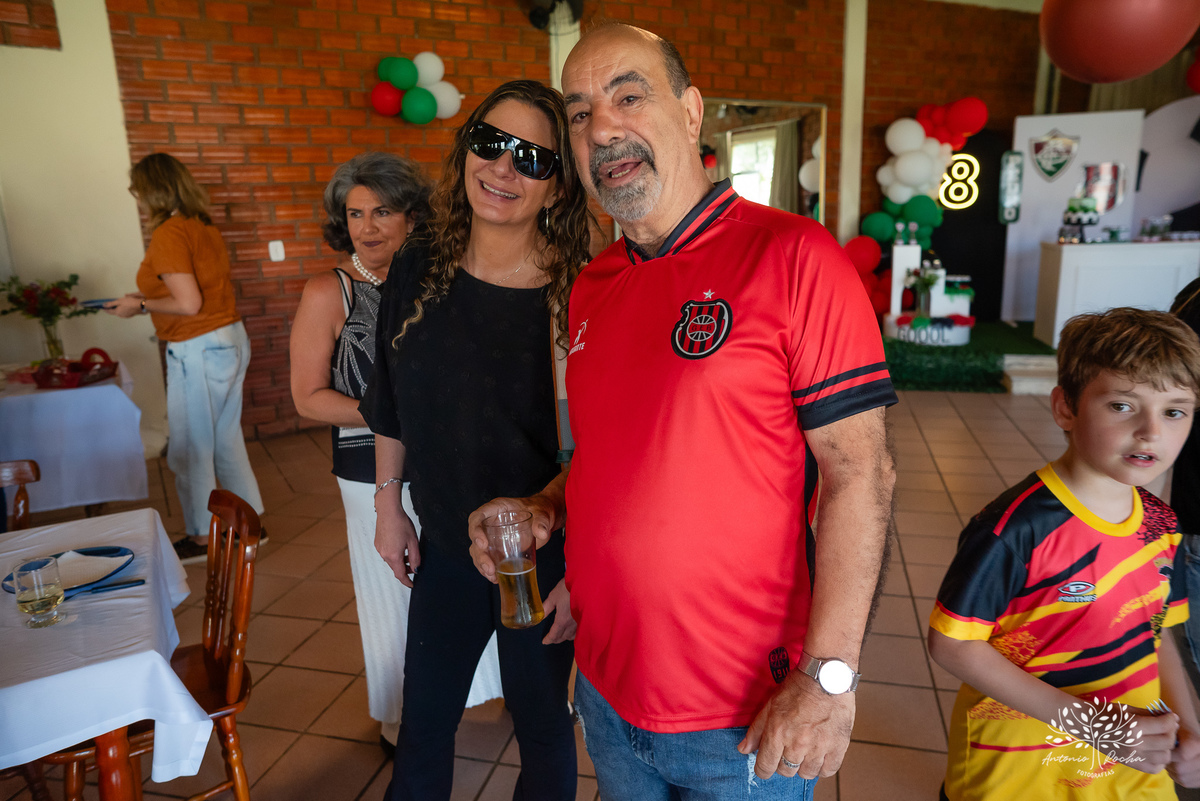 festa - 8 anos - Pedro - diversão - sol - brincadeiras - balanço - futebol - bexigas - guerra de água - poça d'água - almoço especial - carinho - família - amigos - sorriso - Parabéns Gaúcho - carioca - gauchinho - Antonio Rocha Fotografias - Pelotas