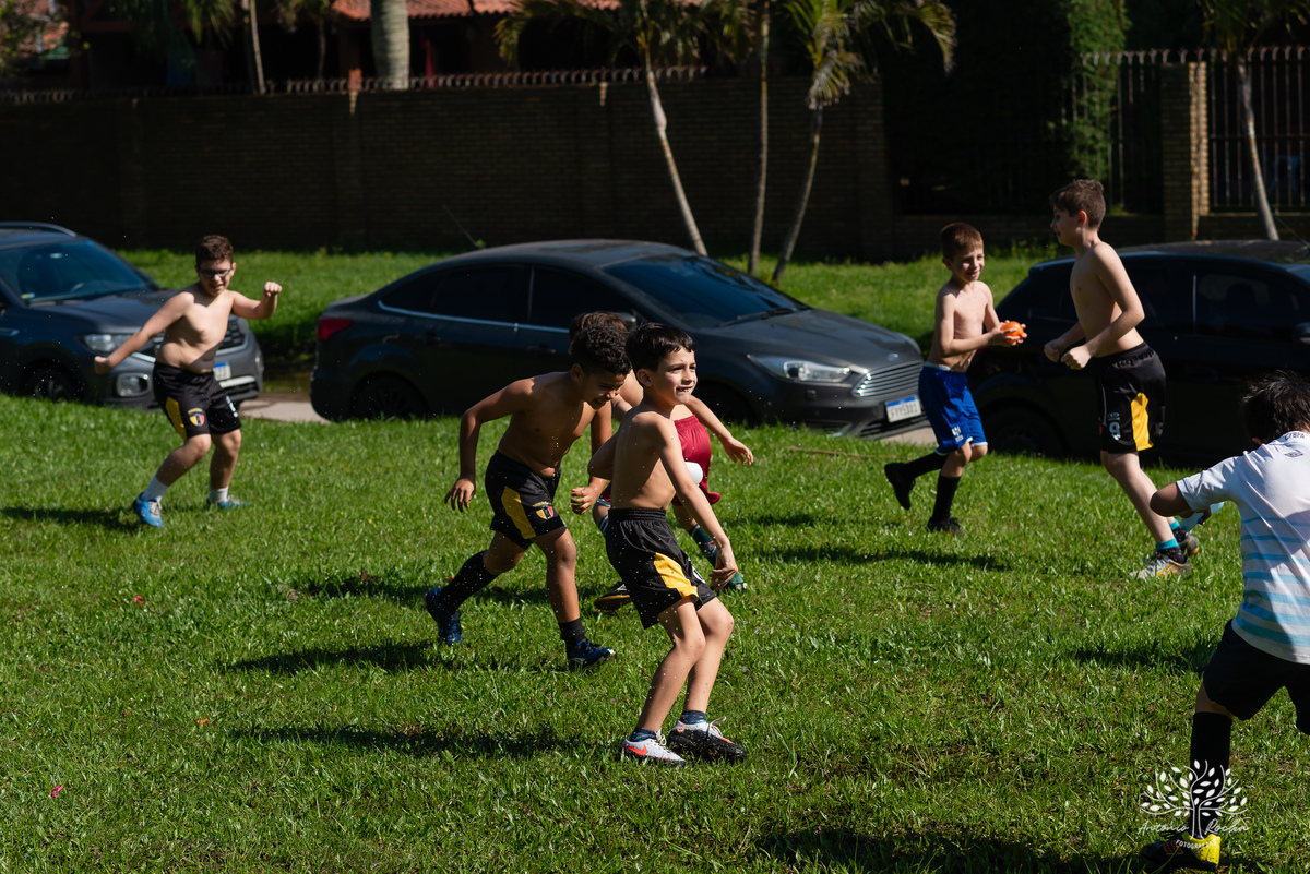 festa - 8 anos - Pedro - diversão - sol - brincadeiras - balanço - futebol - bexigas - guerra de água - poça d'água - almoço especial - carinho - família - amigos - sorriso - Parabéns Gaúcho - carioca - gauchinho - Antonio Rocha Fotografias - Pelotas
