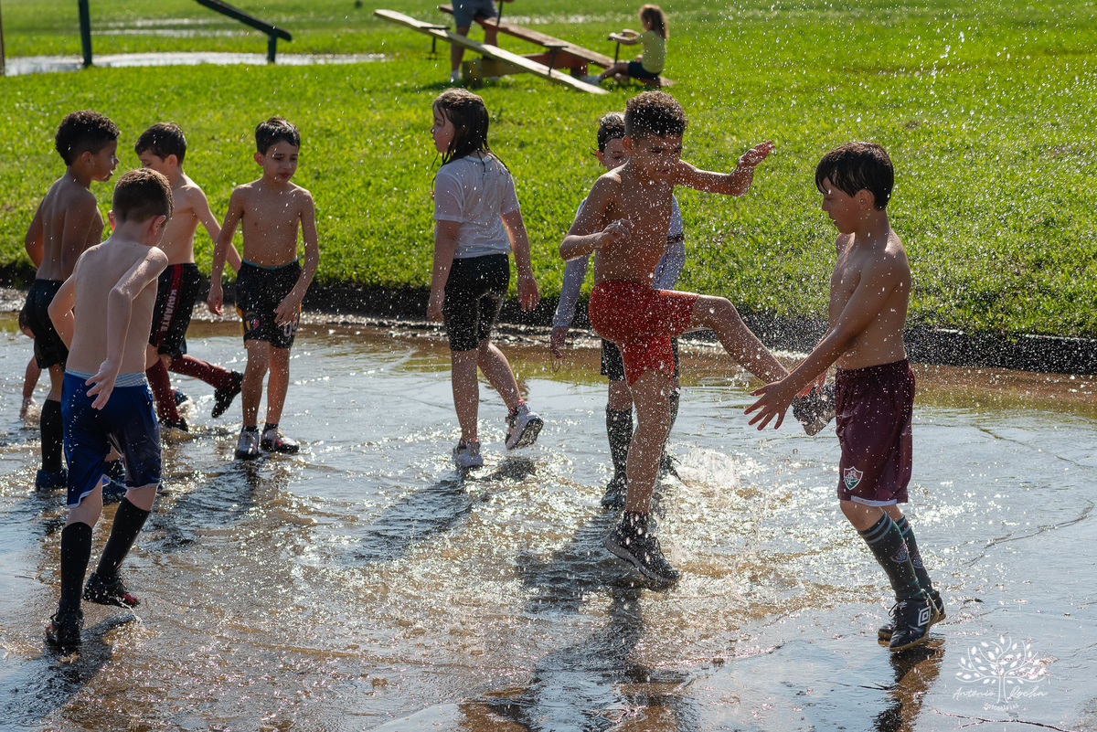festa - 8 anos - Pedro - diversão - sol - brincadeiras - balanço - futebol - bexigas - guerra de água - poça d'água - almoço especial - carinho - família - amigos - sorriso - Parabéns Gaúcho - carioca - gauchinho - Antonio Rocha Fotografias - Pelotas